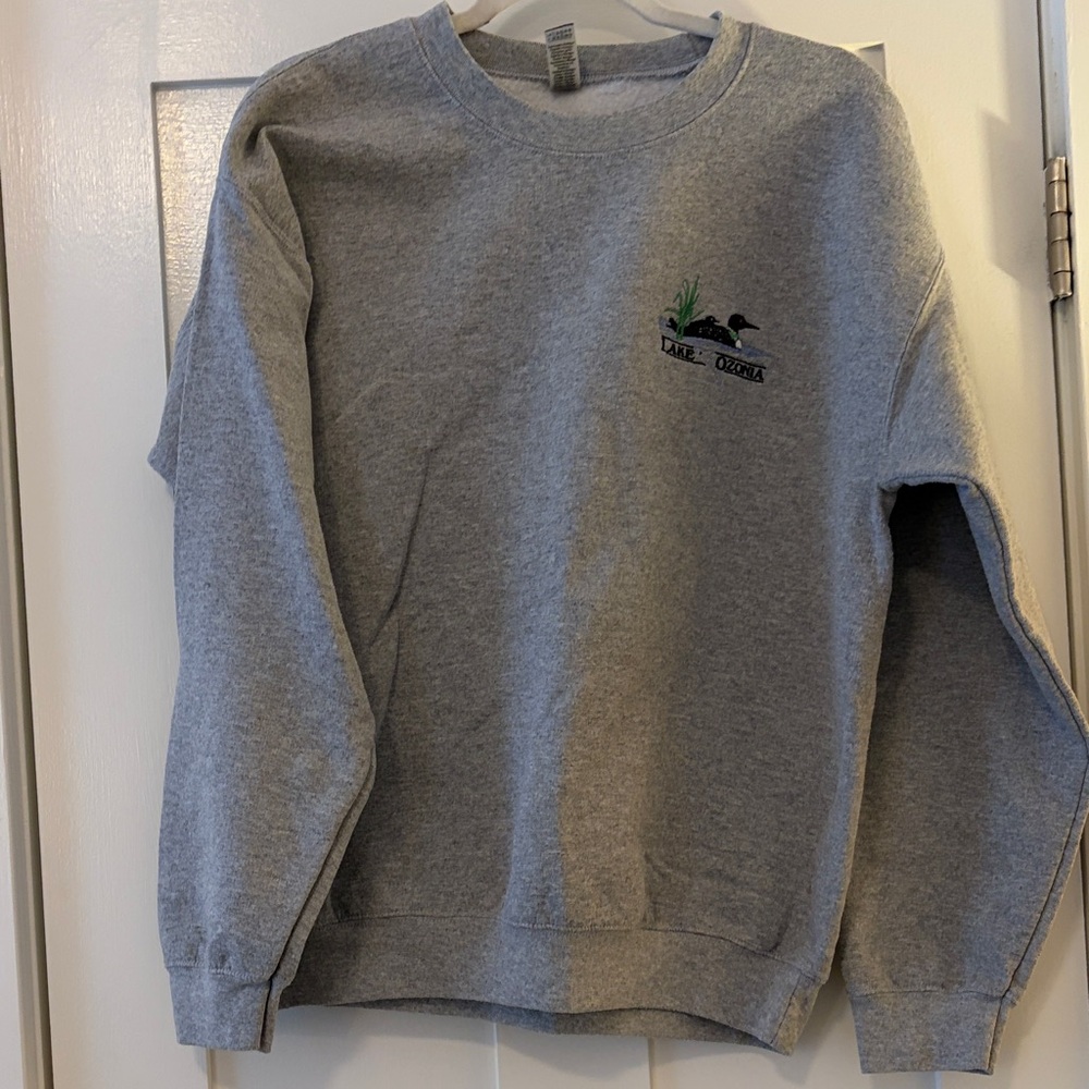 Gildan Gray Lake Ozonia Gray Crewneck Sweatshirt